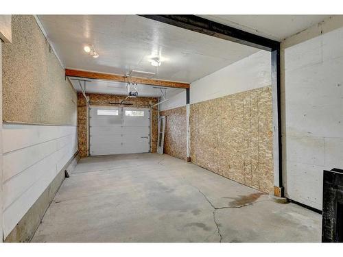 11430 96 Street, Grande Prairie, AB - Indoor Photo Showing Garage