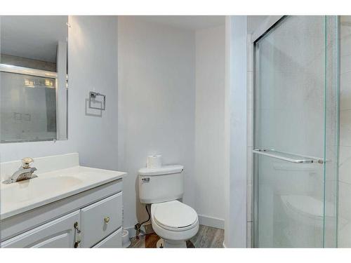 9623 111 Avenue, Grande Prairie, AB - Indoor Photo Showing Bathroom