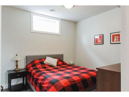 11244 80 Avenue, Grande Prairie, AB - Indoor Photo Showing Bedroom