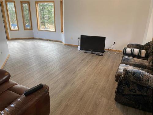 53511 Rr 162, Rural Yellowhead County, AB - Indoor Photo Showing Living Room