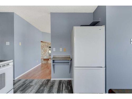 12401 94A Street, Grande Prairie, AB - Indoor Photo Showing Kitchen