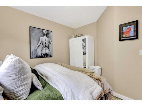 10109 92A Street, Grande Prairie, AB - Indoor Photo Showing Bedroom