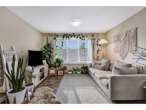 10109 92A Street, Grande Prairie, AB - Indoor Photo Showing Living Room