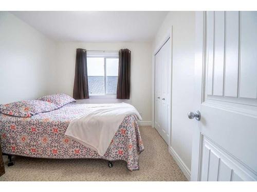 6026 87 A Street, Grande Prairie, AB - Indoor Photo Showing Bedroom