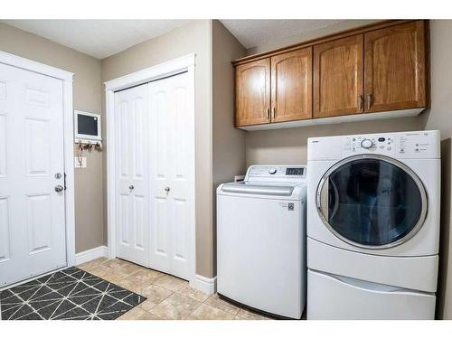 6026 87 A Street, Grande Prairie, AB - Indoor Photo Showing Laundry Room