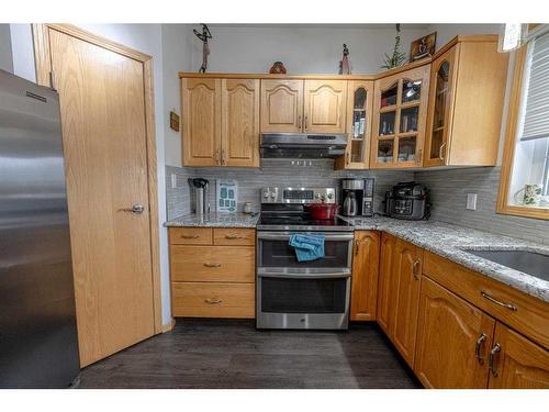 9318 69 Avenue, Grande Prairie, AB - Indoor Photo Showing Kitchen
