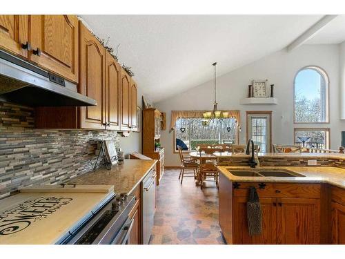 7413 102 Street, Grande Prairie, AB - Indoor Photo Showing Kitchen