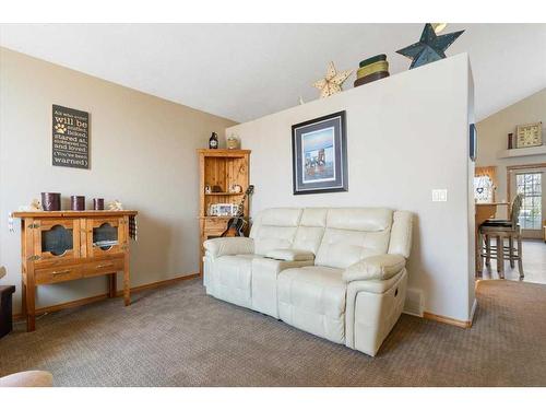 7413 102 Street, Grande Prairie, AB - Indoor Photo Showing Living Room