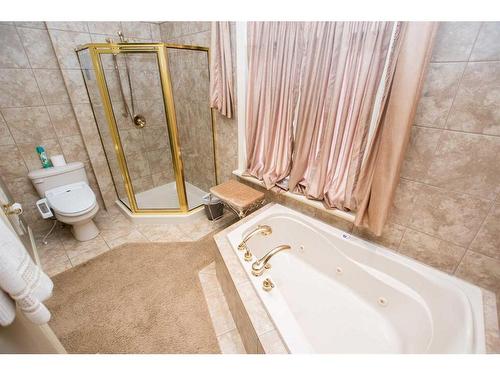 12602 Lakeshore Drive, Grande Prairie, AB - Indoor Photo Showing Bathroom