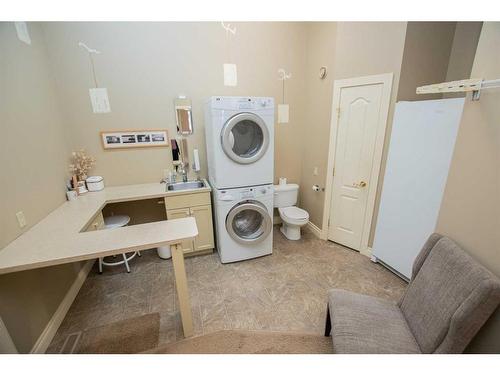 12602 Lakeshore Drive, Grande Prairie, AB - Indoor Photo Showing Laundry Room