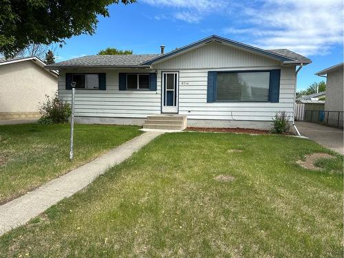 9714 83 Avenue, Peace River, AB - Outdoor