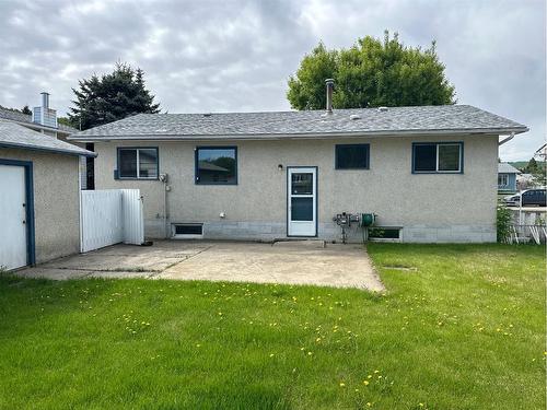 9714 83 Avenue, Peace River, AB - Outdoor