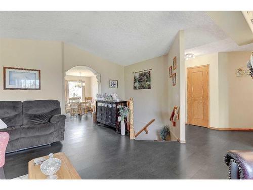 11813 Crystal Lake Drive, Grande Prairie, AB - Indoor Photo Showing Living Room