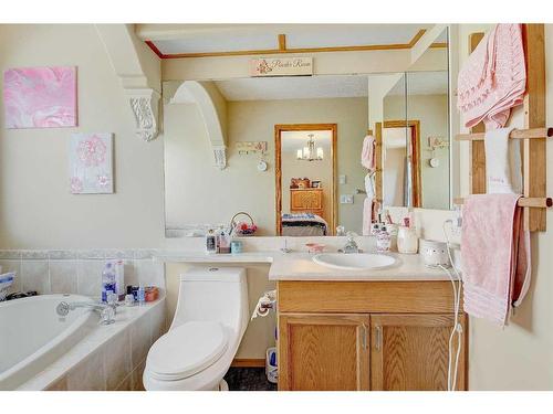11813 Crystal Lake Drive, Grande Prairie, AB - Indoor Photo Showing Bathroom