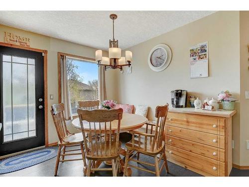11813 Crystal Lake Drive, Grande Prairie, AB - Indoor Photo Showing Dining Room