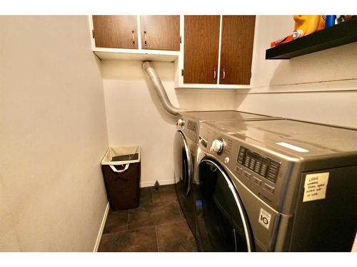 9705 84 Avenue, Peace River, AB - Indoor Photo Showing Laundry Room