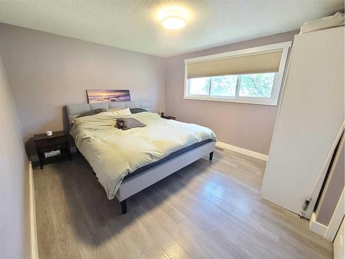 10834 92 Street, Peace River, AB - Indoor Photo Showing Bedroom