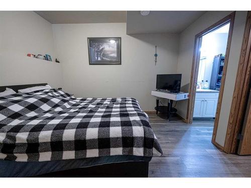 13106 93 Street, Grande Prairie, AB - Indoor Photo Showing Bedroom