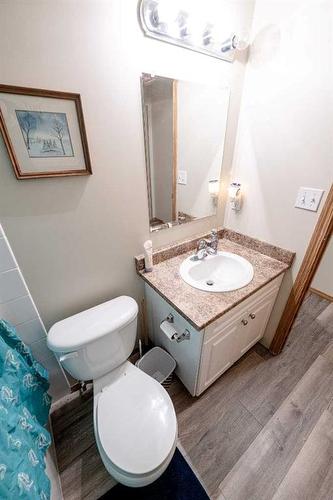 13106 93 Street, Grande Prairie, AB - Indoor Photo Showing Bathroom