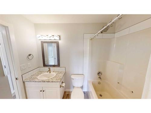 11506 80 Avenue, Grande Prairie, AB - Indoor Photo Showing Bathroom