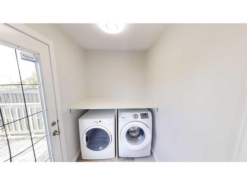 11506 80 Avenue, Grande Prairie, AB - Indoor Photo Showing Laundry Room