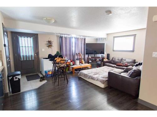 7301 115B Street, Grande Prairie, AB - Indoor Photo Showing Living Room