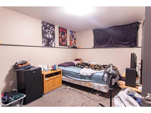 7301 115B Street, Grande Prairie, AB - Indoor Photo Showing Bedroom