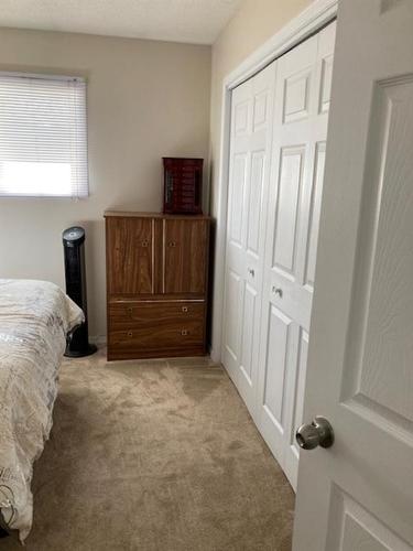 9663 112 Avenue, Grande Prairie, AB - Indoor Photo Showing Bedroom