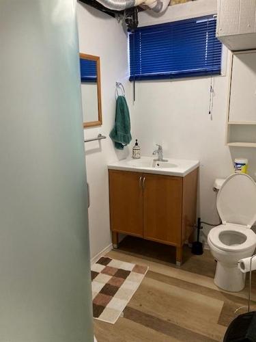 9663 112 Avenue, Grande Prairie, AB - Indoor Photo Showing Bathroom