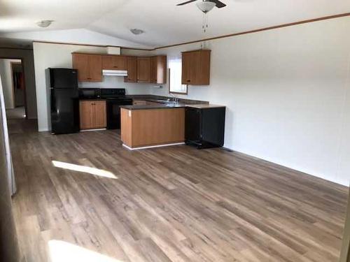 4718 49 Street, Berwyn, AB - Indoor Photo Showing Kitchen