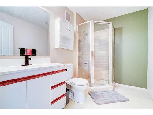 8926 102 Avenue, Grande Prairie, AB - Indoor Photo Showing Bathroom