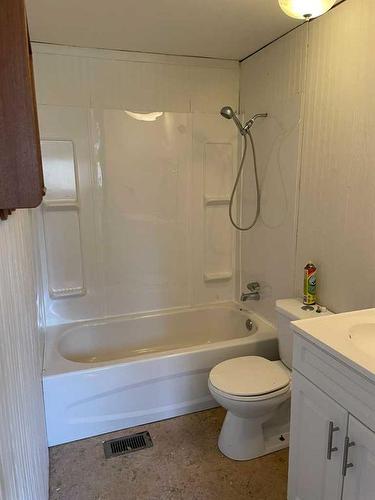 71155 Rge Rd 225, Valleyview, AB - Indoor Photo Showing Bathroom