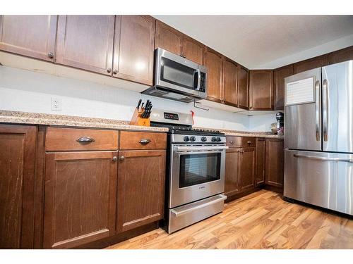 11233 75 Avenue, Grande Prairie, AB - Indoor Photo Showing Kitchen