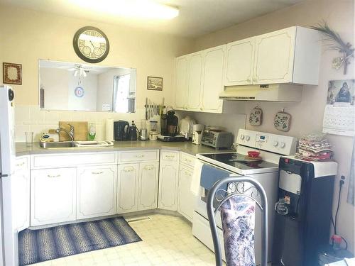 22 Sunset Drive, Spirit River, AB - Indoor Photo Showing Dining Room