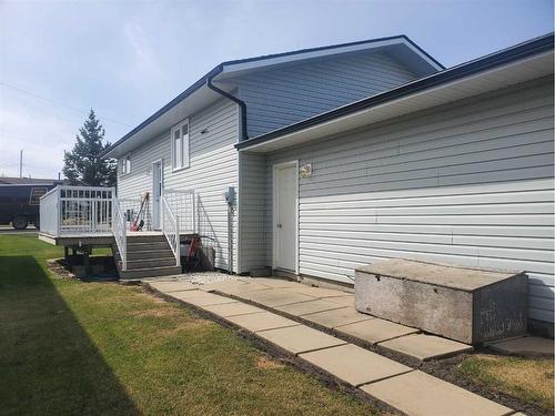 22 Sunset Drive, Spirit River, AB - Indoor Photo Showing Kitchen With Double Sink