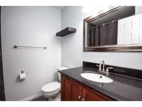 7901 Poplar Drive, Grande Prairie, AB - Indoor Photo Showing Bathroom
