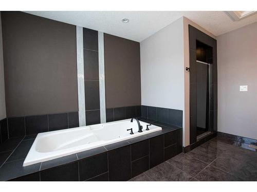 11510 72 Avenue, Grande Prairie, AB - Indoor Photo Showing Bathroom