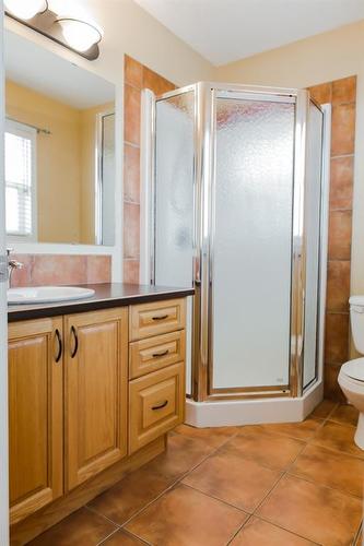42 Pinnacle Street, Grande Prairie, AB - Indoor Photo Showing Bathroom