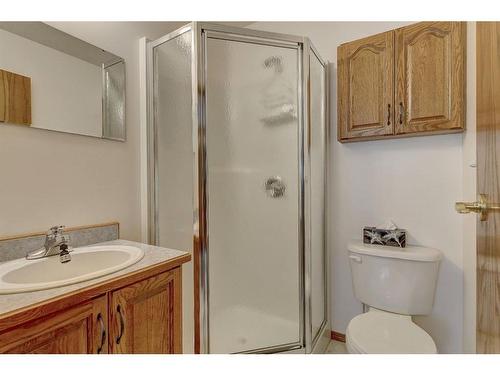 11417 106 Avenue, Fairview, AB - Indoor Photo Showing Bathroom