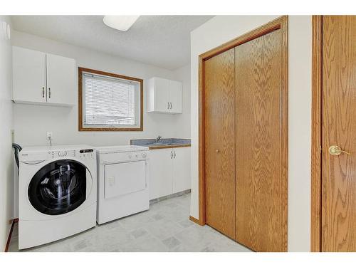 11417 106 Avenue, Fairview, AB - Indoor Photo Showing Laundry Room