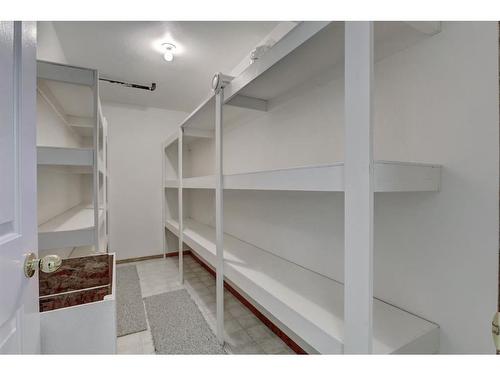 11417 106 Avenue, Fairview, AB - Indoor With Storage