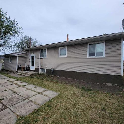 4811 50 Avenue, Grimshaw, AB - Outdoor