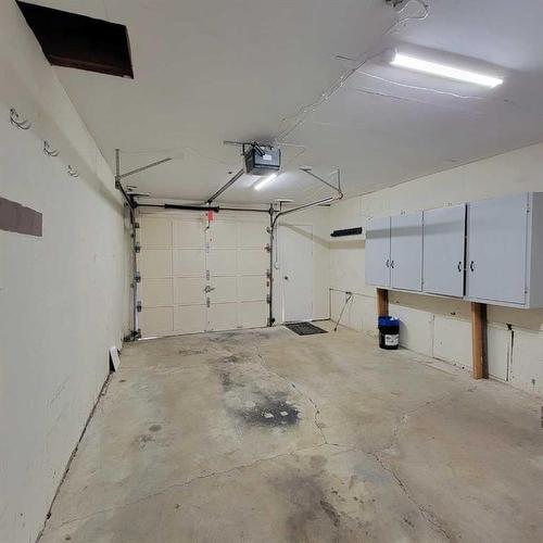 4811 50 Avenue, Grimshaw, AB - Indoor Photo Showing Garage