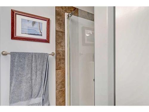 6929 88 Street, Grande Prairie, AB - Indoor Photo Showing Bathroom