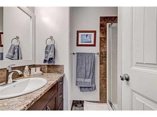 6929 88 Street, Grande Prairie, AB - Indoor Photo Showing Bathroom