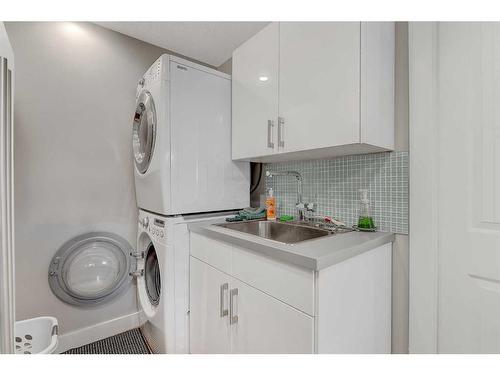 6929 88 Street, Grande Prairie, AB - Indoor Photo Showing Laundry Room