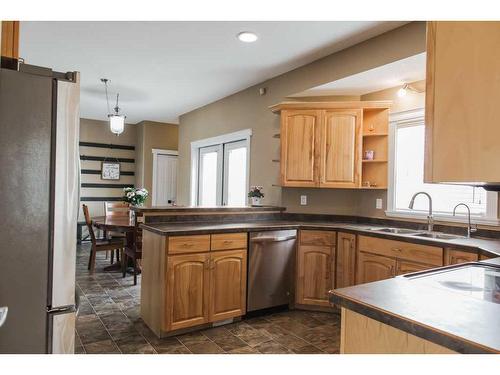 9-55007 Twp Rd 725, Rural Grande Prairie No. 1, County Of, AB - Indoor Photo Showing Kitchen With Double Sink
