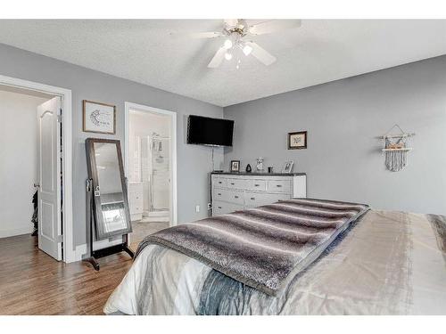 8821 114 Avenue, Grande Prairie, AB - Indoor Photo Showing Bedroom
