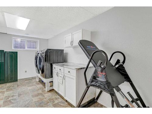 8821 114 Avenue, Grande Prairie, AB - Indoor Photo Showing Laundry Room