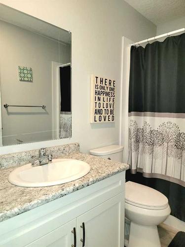 11201C 95 Street, Clairmont, AB - Indoor Photo Showing Bathroom